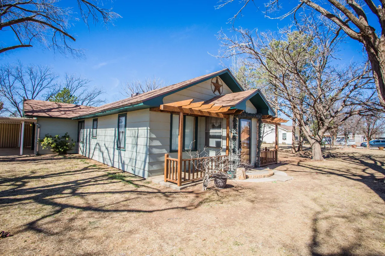 Photo 7 — 312 Ave D, Olton, TX 79064