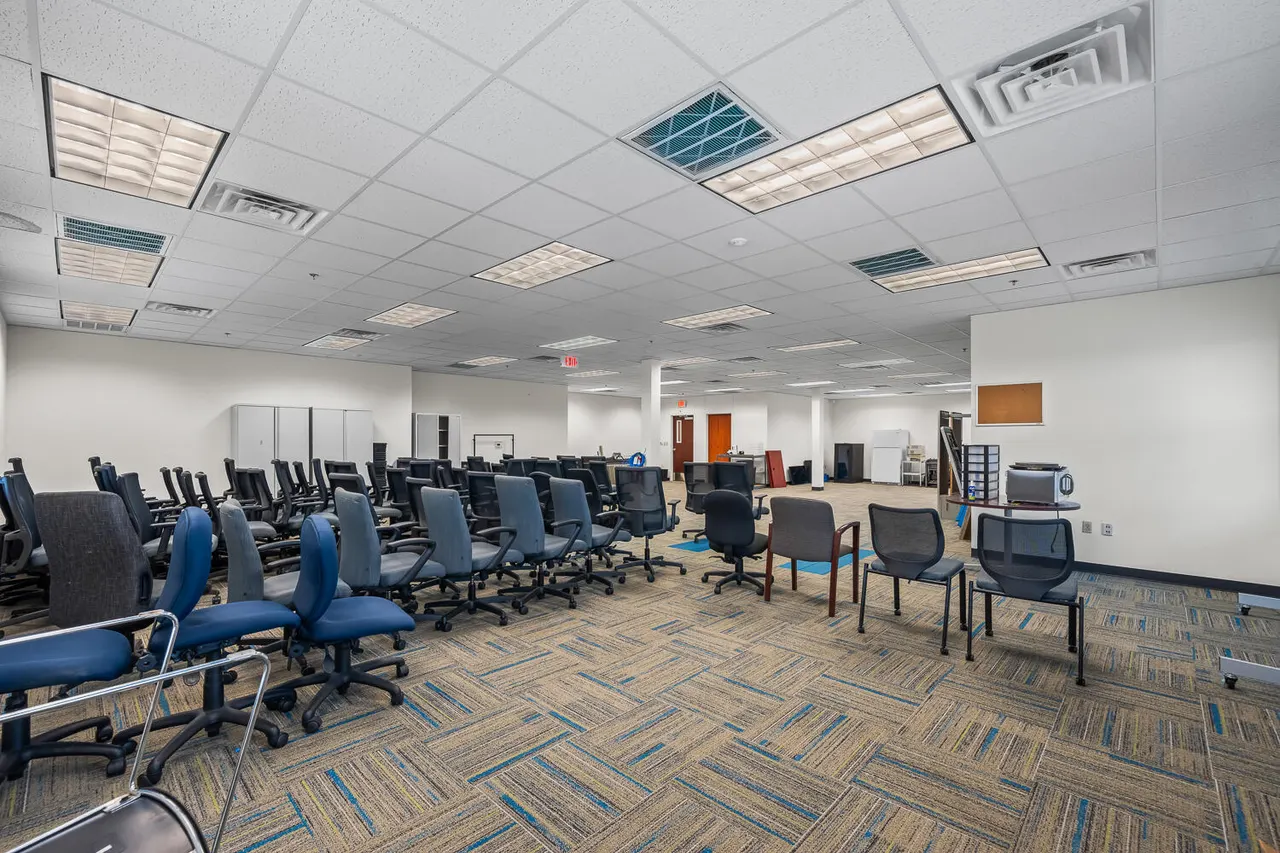 Photo 11 — 7202 Slide Road, Lubbock, TX 79424