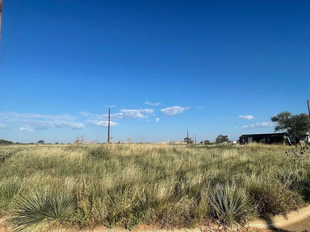 Photo 2 — 3913 E 2nd Place, Lubbock, TX 79403