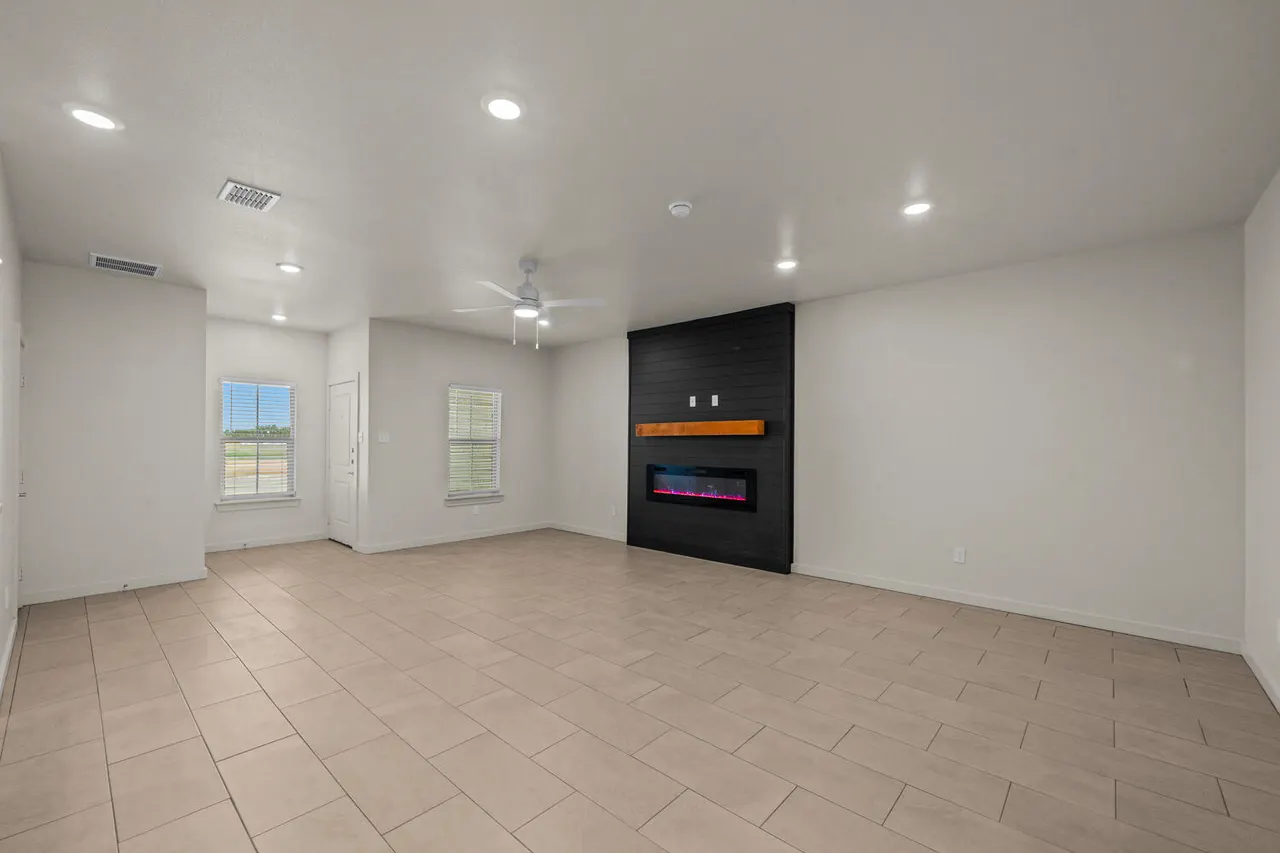 Photo 8 — 7030-7036 41st Street, Lubbock, TX 79407