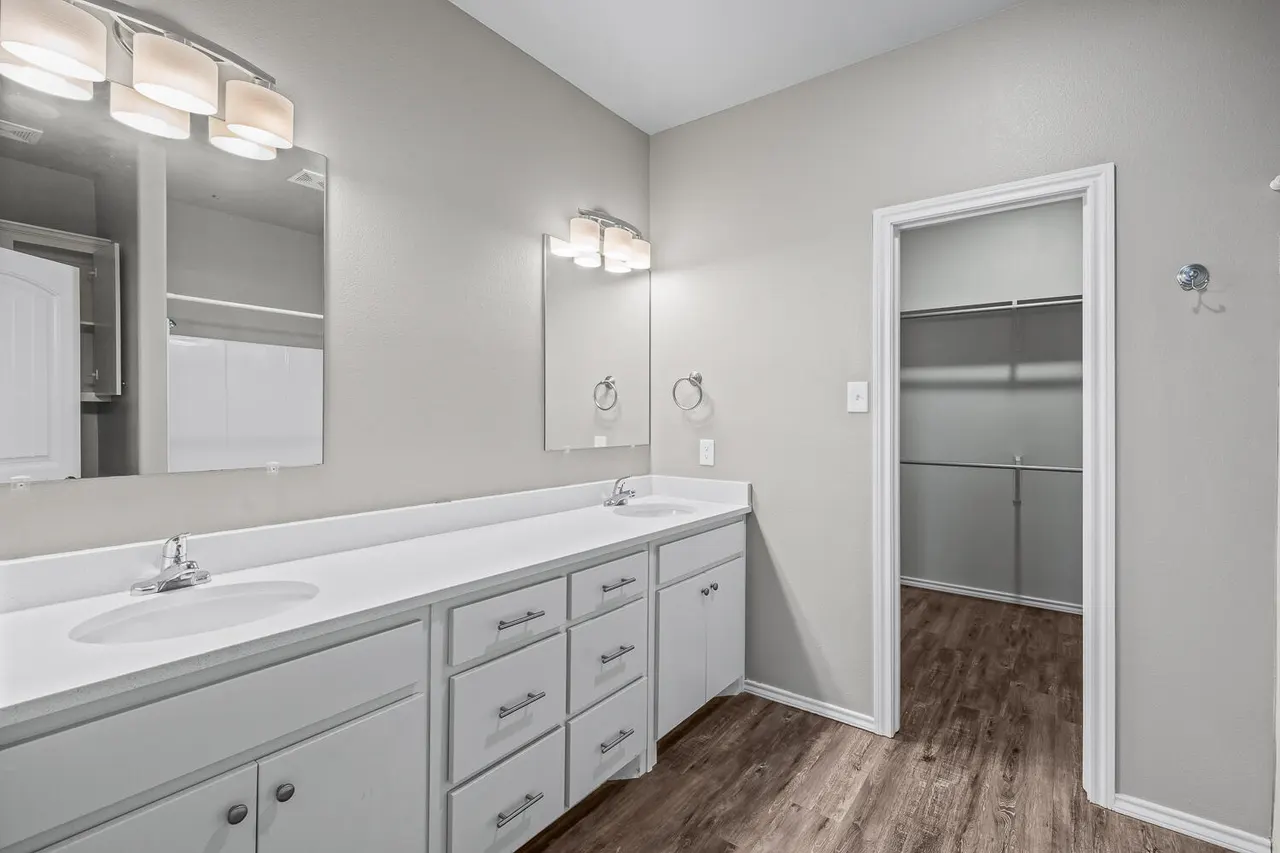 Photo 11 — 704 Hillshire Avenue, Wolfforth, TX 79382