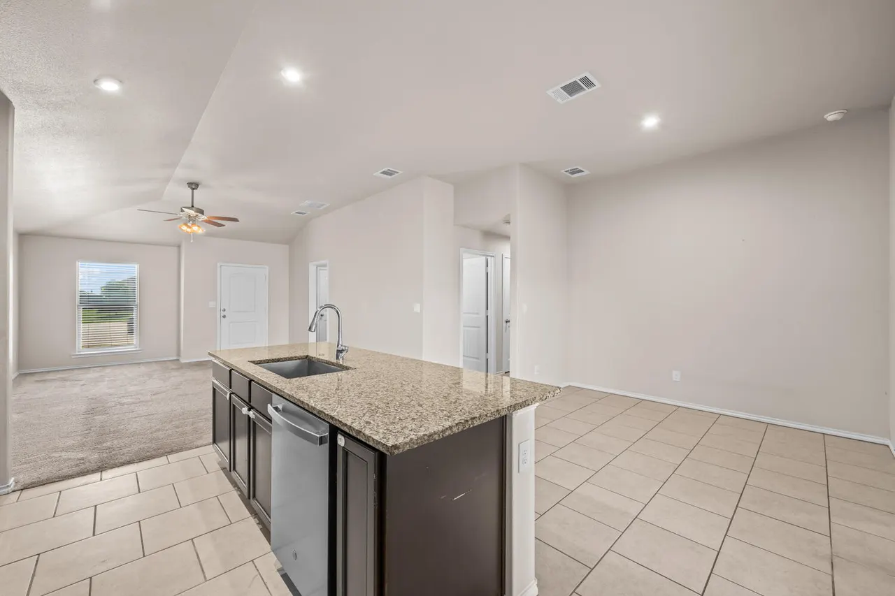 Photo 5 — 3724 Prentiss Avenue, Lubbock, TX 79407