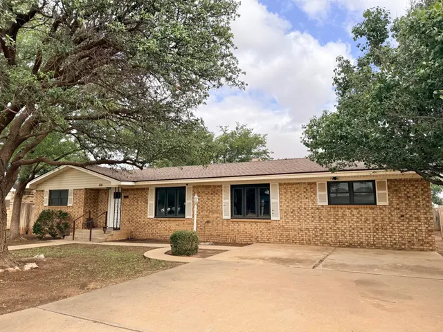 Front exterior — 114 NE 26th Street, Lamesa, TX 79331