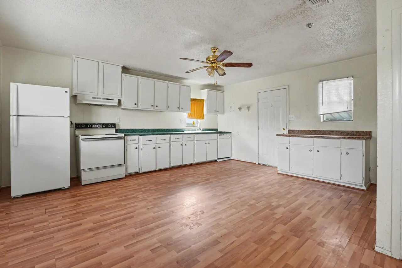 Photo 10 — 716 Robinson Circle, Smyer, TX 79367