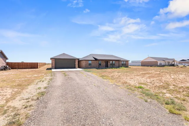 Photo 3 — 11801 County Road 6400 UNIT B, Shallowater, TX 79363