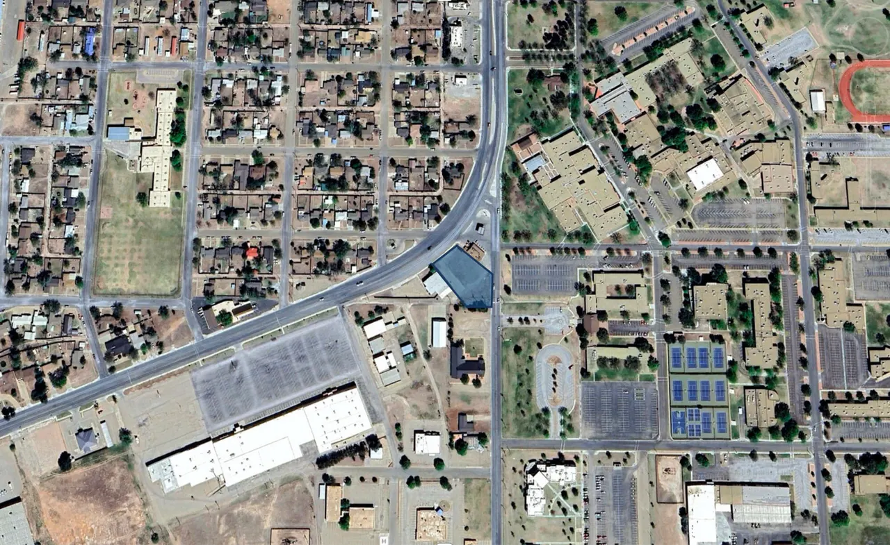 Photo 3 — 106 Clubview Drive, Levelland, TX 79336