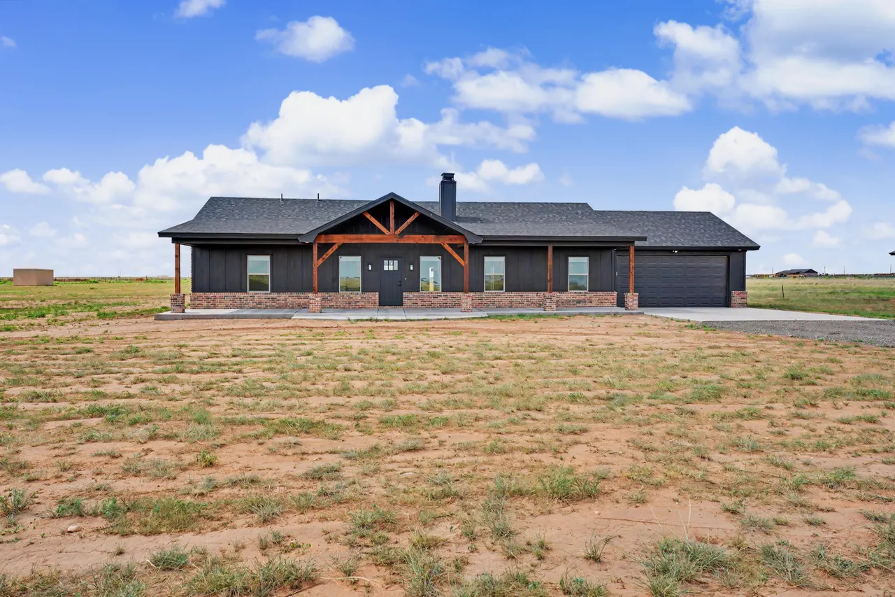 Front exterior — 10913 County Rd 6000, Shallowater, TX 79363