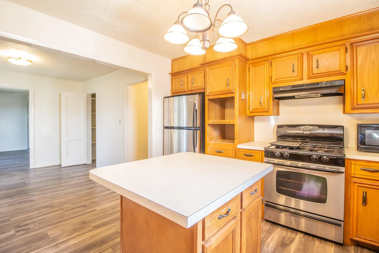 Photo 9 — 202 Avenue C, Levelland, TX 79336