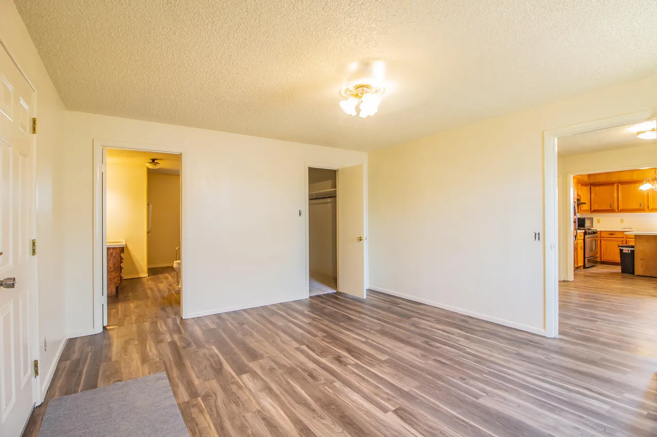 Photo 13 — 202 Avenue C, Levelland, TX 79336