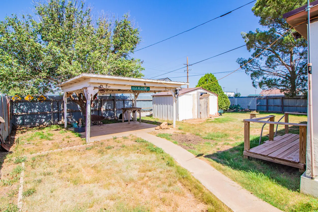 Photo 21 — 202 Avenue C, Levelland, TX 79336