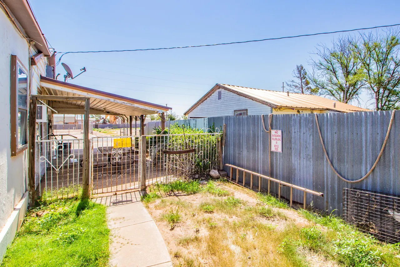 Photo 20 — 202 Avenue C, Levelland, TX 79336