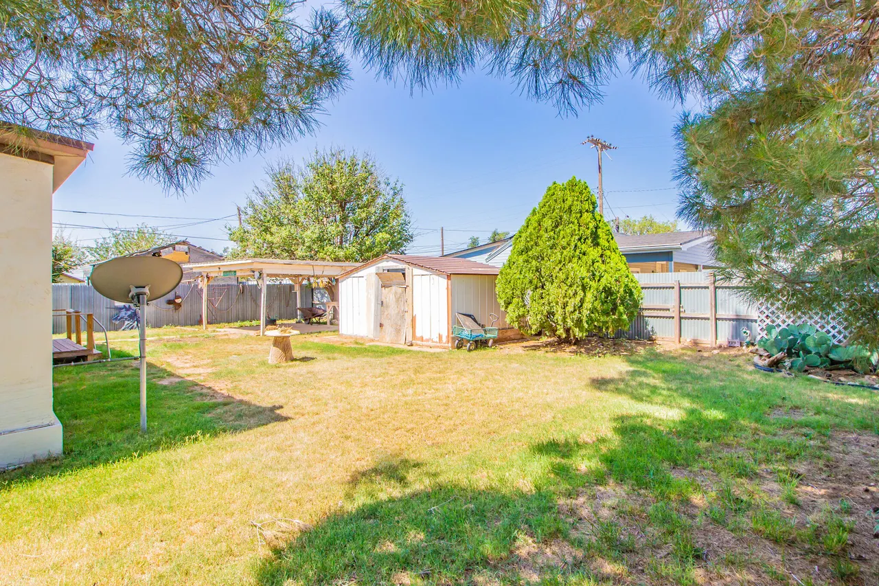 Photo 24 — 202 Avenue C, Levelland, TX 79336