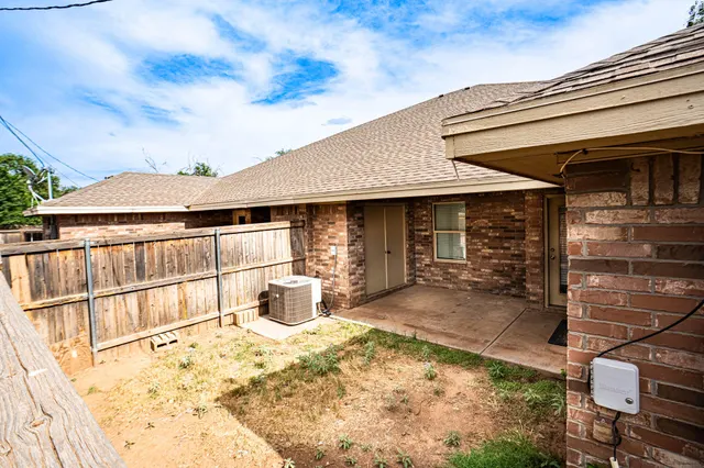 Photo 5 — 1906 15th Street, Lubbock, TX 79401