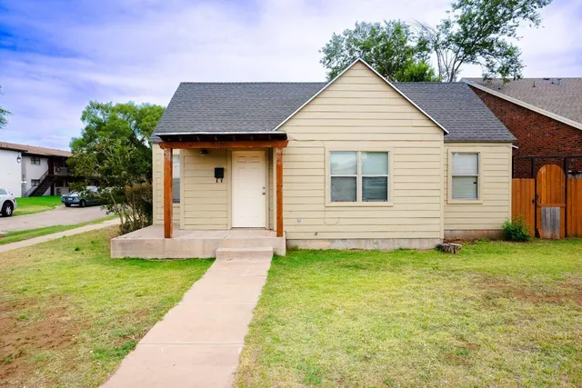 Front exterior — 1901 15th Street, Lubbock, TX 79401