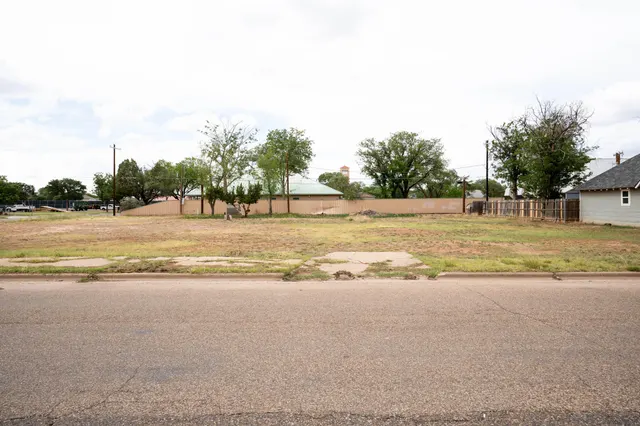 Photo 2 — 1920 15th Street, Lubbock, TX 79401