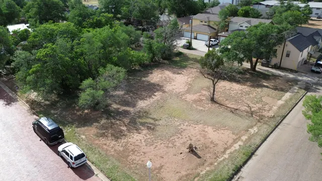 Front exterior — 1904 16th Street, Lubbock, TX 79401
