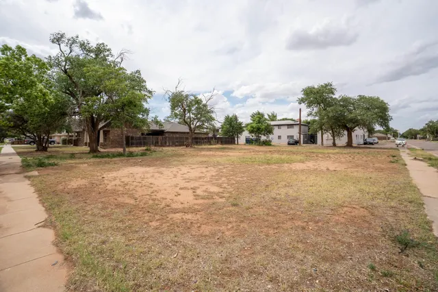 Photo 2 — 1902 15th Street, Lubbock, TX 79401