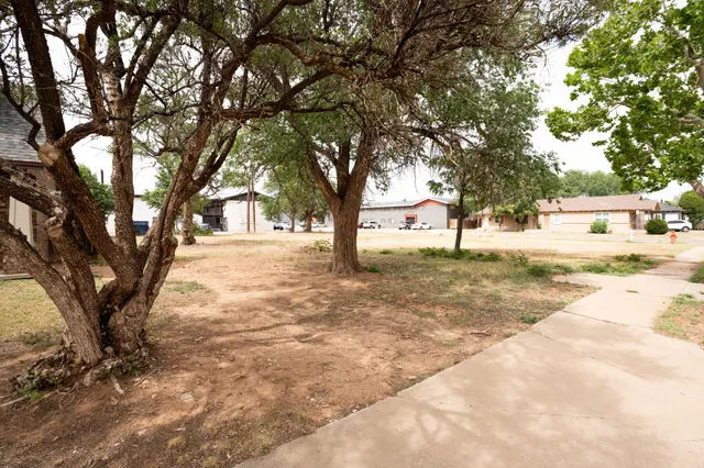 Photo 3 — 1902 15th Street, Lubbock, TX 79401