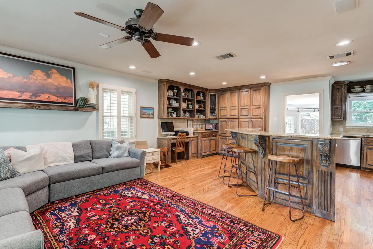 Photo 7 — 3316 29th Street, Lubbock, TX 79410