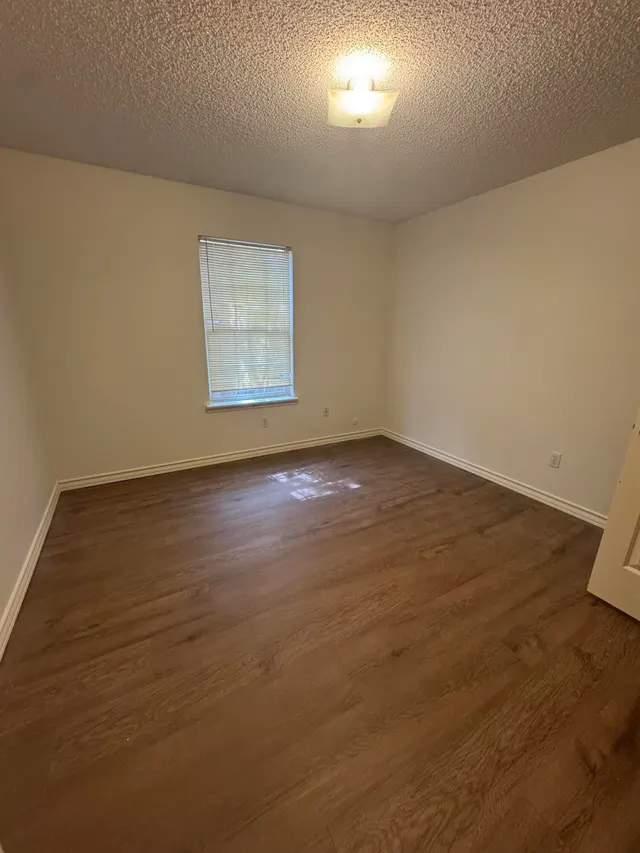 Photo 5 — 318 80th Street, Lubbock, TX 79404