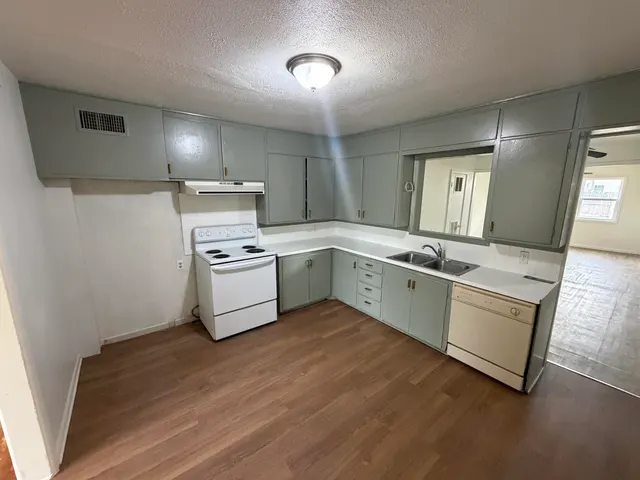 Photo 5 — 5003 35th Street, Lubbock, TX 79414