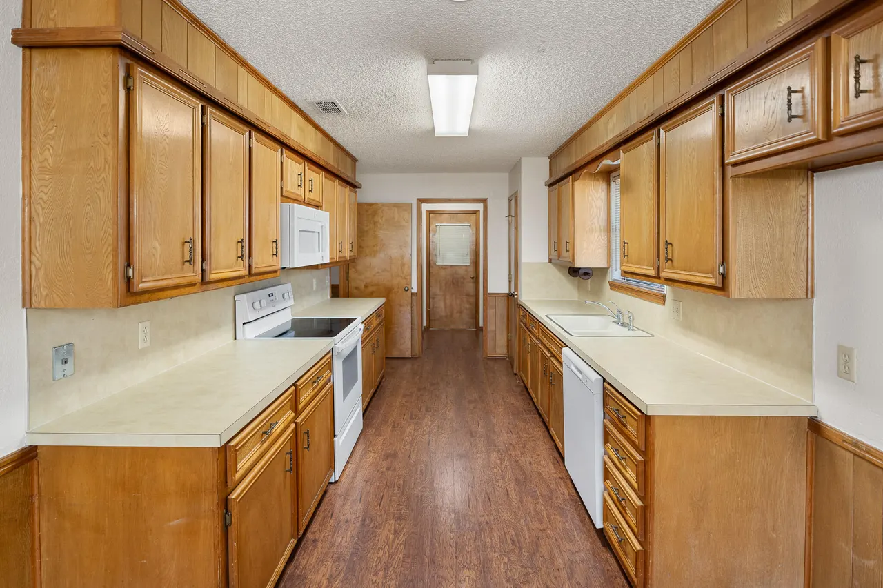 Photo 8 — 5725 64th Street, Lubbock, TX 79424