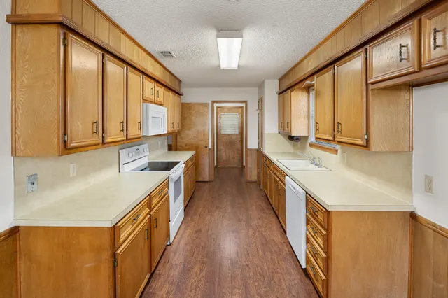 Photo 8 — 5725 64th Street, Lubbock, TX 79424