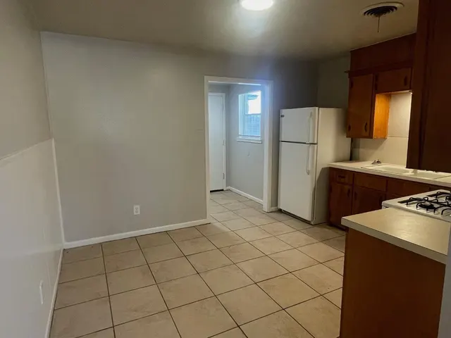 Photo 4 — 4602 52nd Street, Lubbock, TX 79414