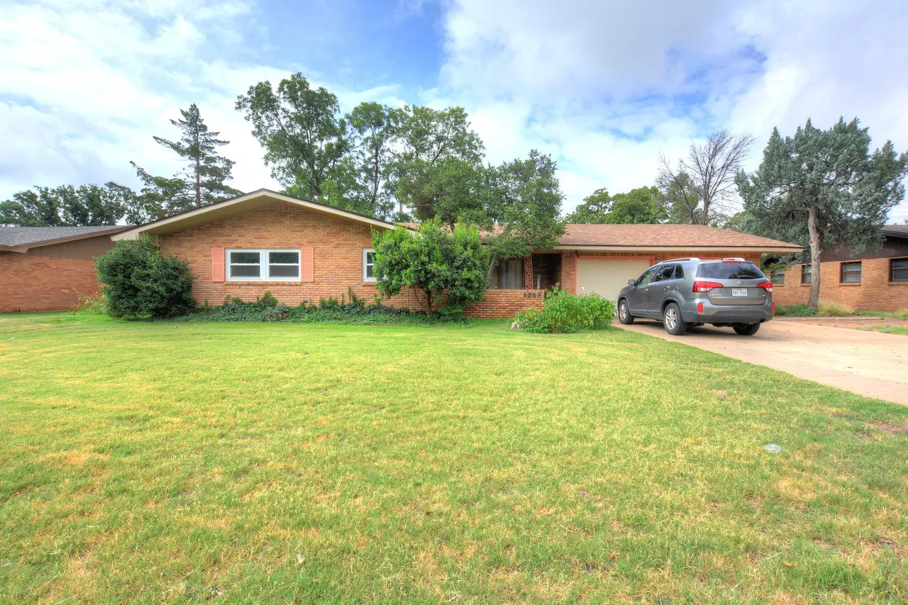 Front exterior — 5209 17th Street, Lubbock, TX 79416