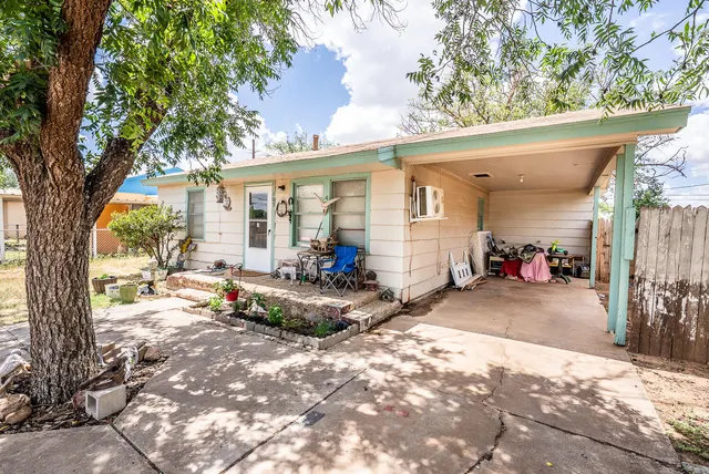 Photo 2 — 105 N Avenue U, Lubbock, TX 79415