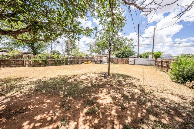 Photo 7 — 105 N Avenue U, Lubbock, TX 79415