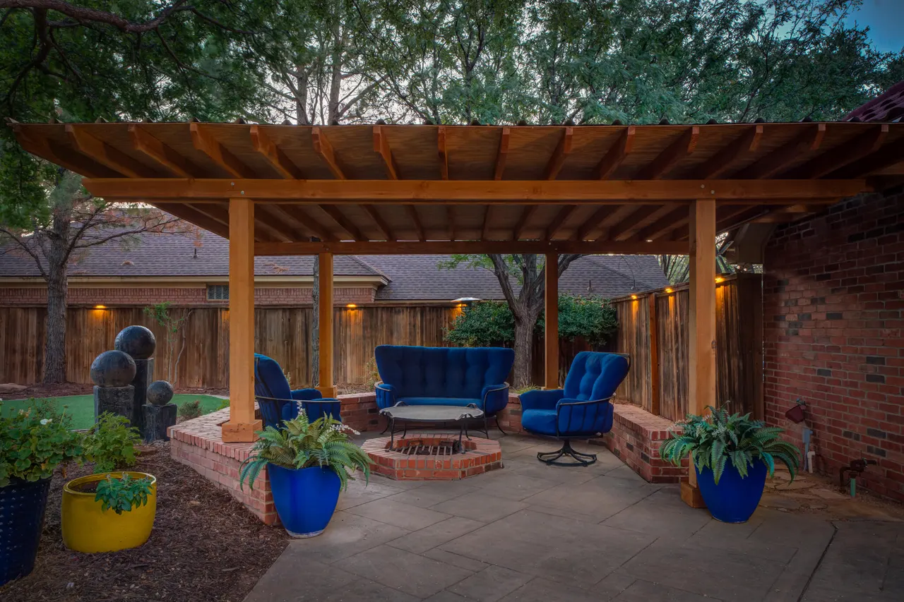 Photo 2 — 9702 York Place, Lubbock, TX 79424