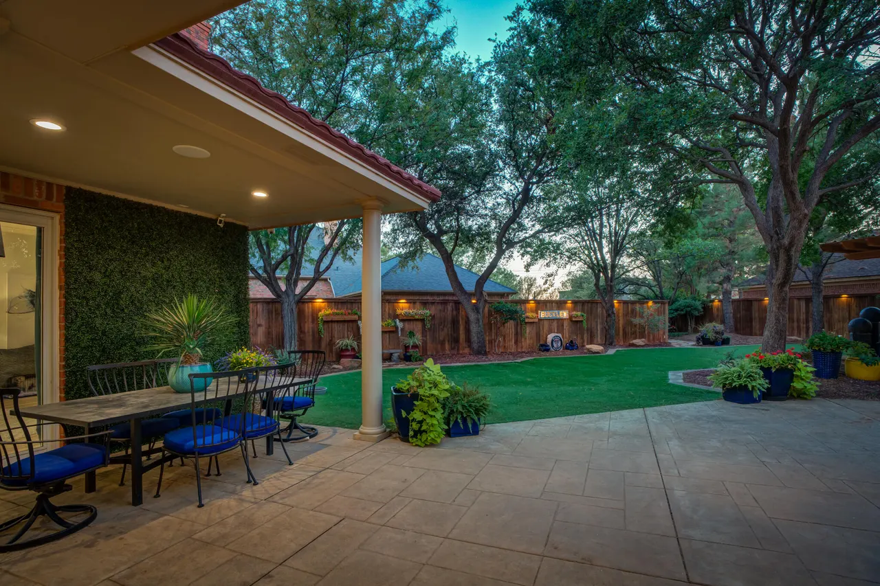 Photo 3 — 9702 York Place, Lubbock, TX 79424