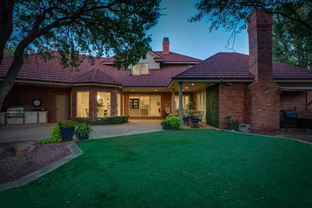Photo 4 — 9702 York Place, Lubbock, TX 79424