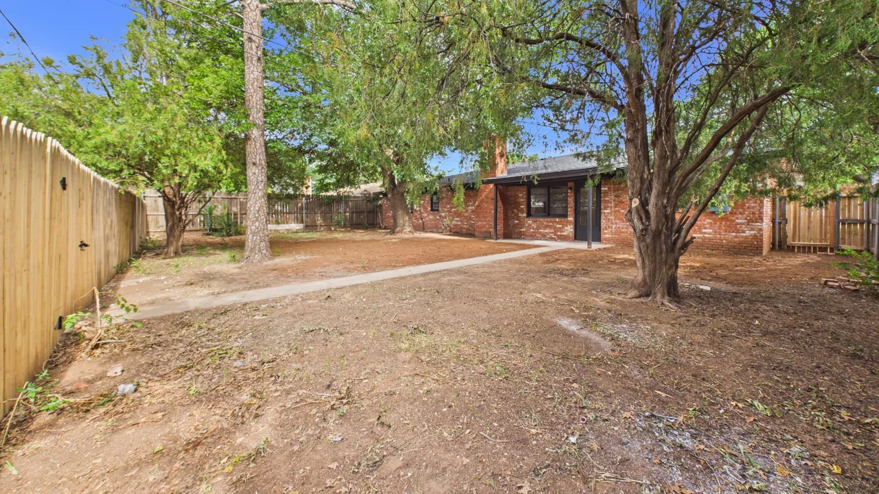 Photo 9 — 3010 69th Street, Lubbock, TX 79413