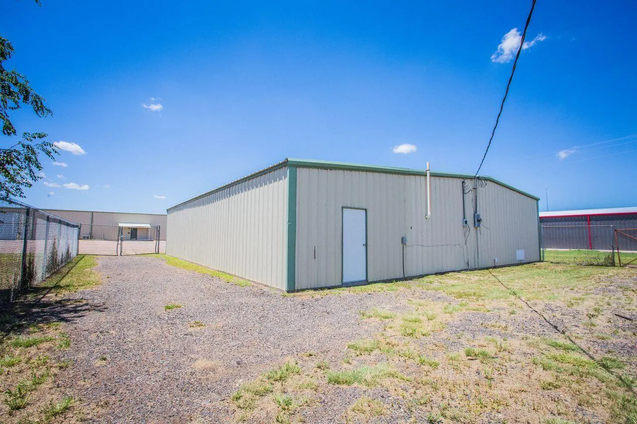 Photo 3 — 2301 122nd Street, Lubbock, TX 79423
