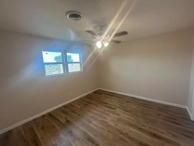 Photo 9 — 1926 Avenue H, Levelland, TX 79336