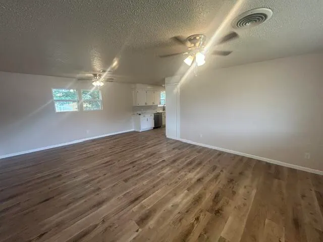 Photo 3 — 1926 Avenue H, Levelland, TX 79336