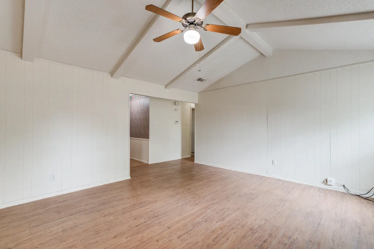 Photo 9 — 5517 1st Place, Lubbock, TX 79416