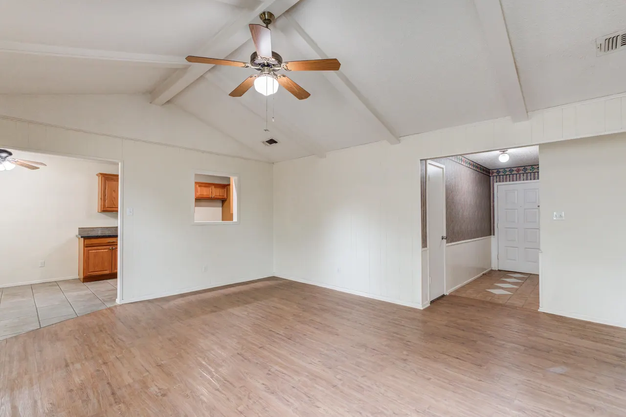 Photo 10 — 5517 1st Place, Lubbock, TX 79416