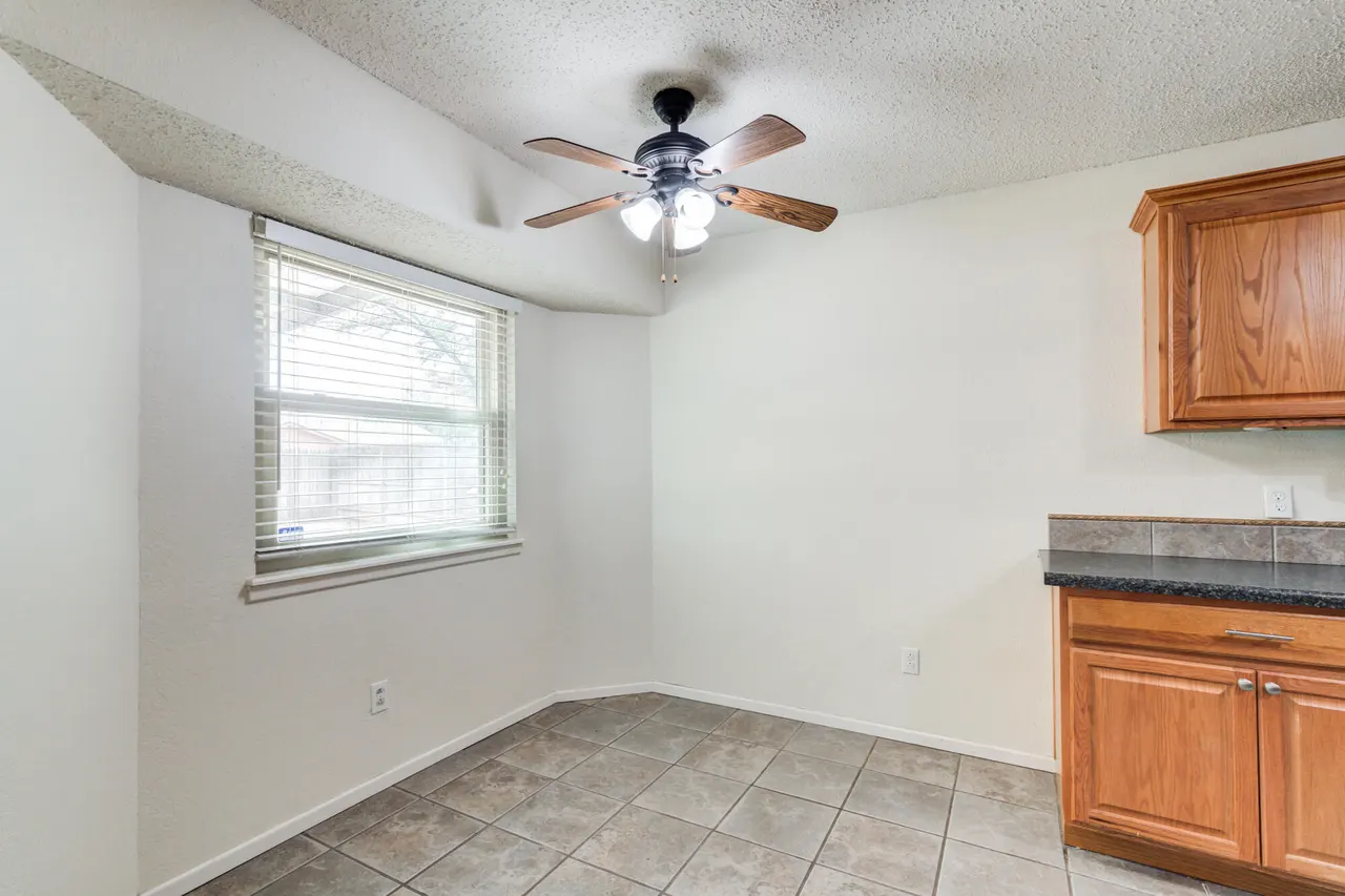 Photo 12 — 5517 1st Place, Lubbock, TX 79416