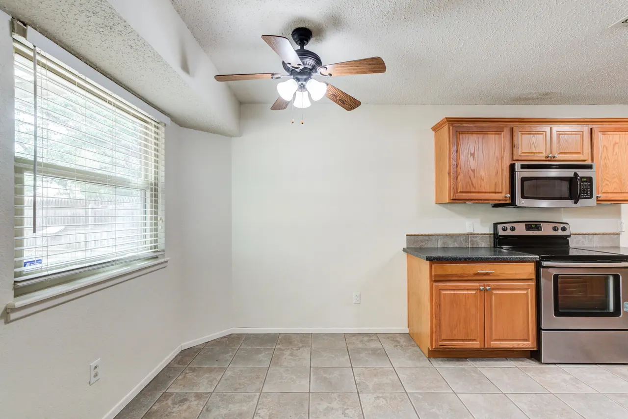 Photo 13 — 5517 1st Place, Lubbock, TX 79416