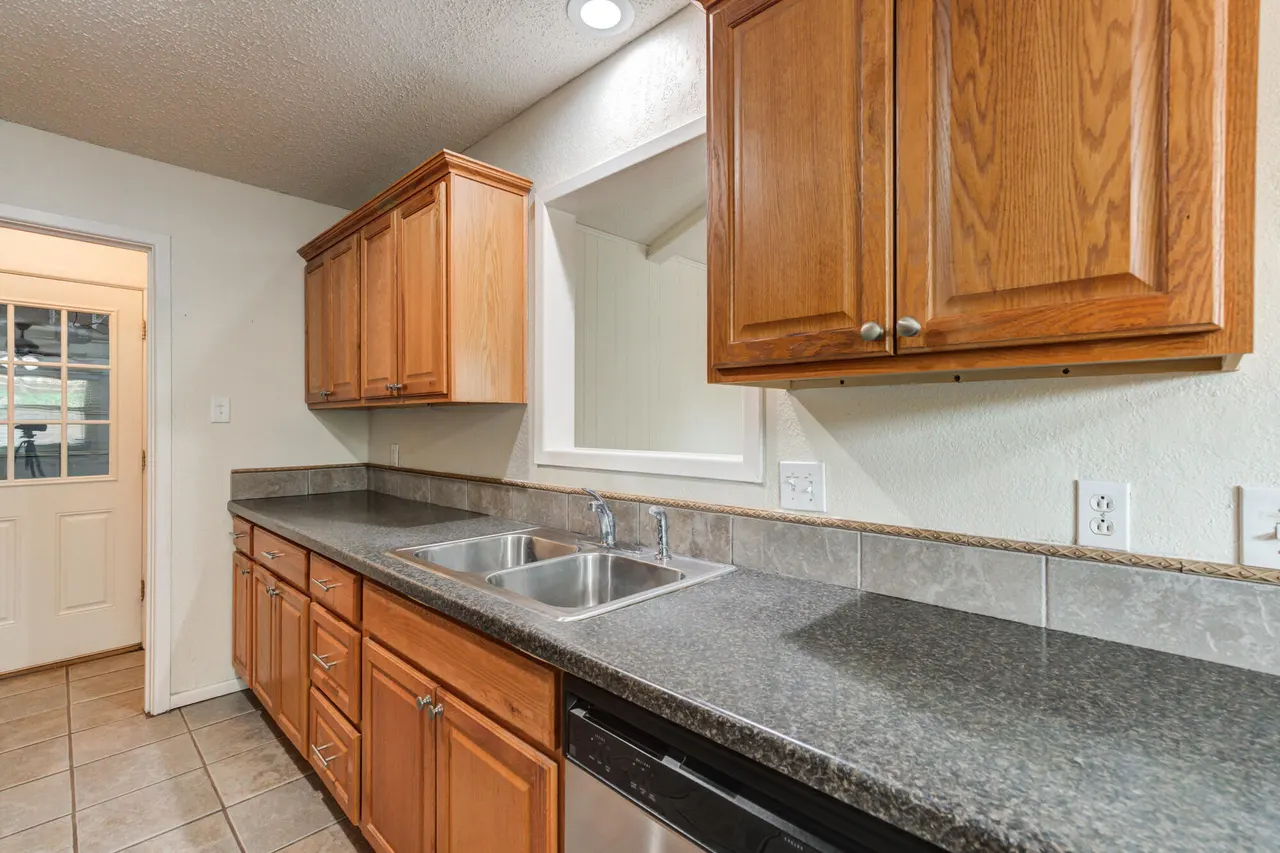 Photo 15 — 5517 1st Place, Lubbock, TX 79416