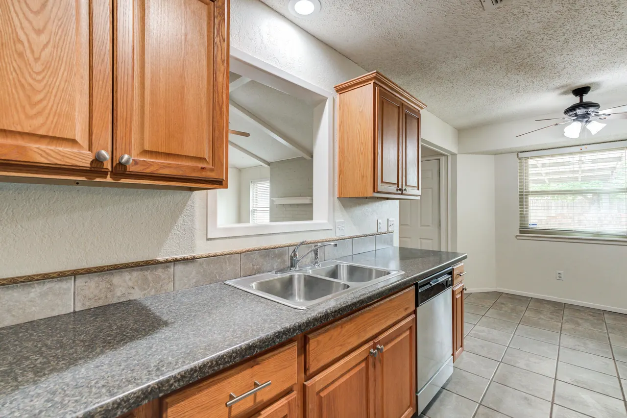 Photo 16 — 5517 1st Place, Lubbock, TX 79416