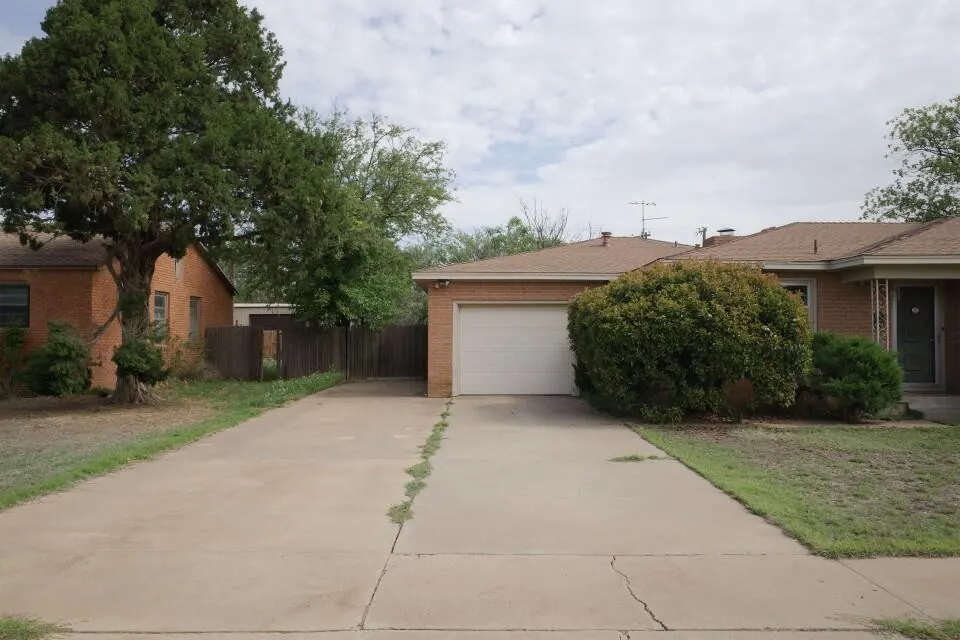 Photo 33 — 824 W Tennessee Street, Floydada, TX 79235