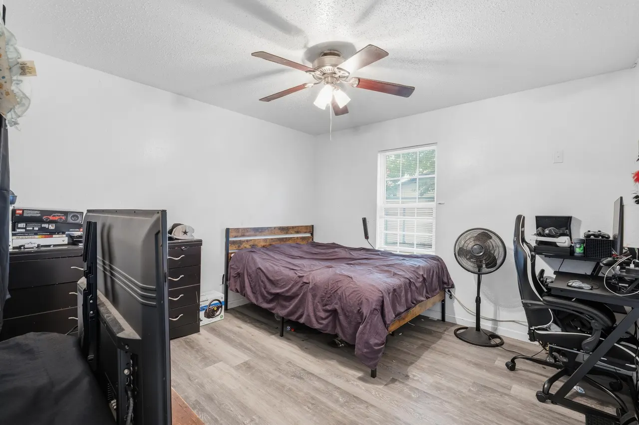 Photo 14 — 9120 Belton Drive, Lubbock, TX 79423