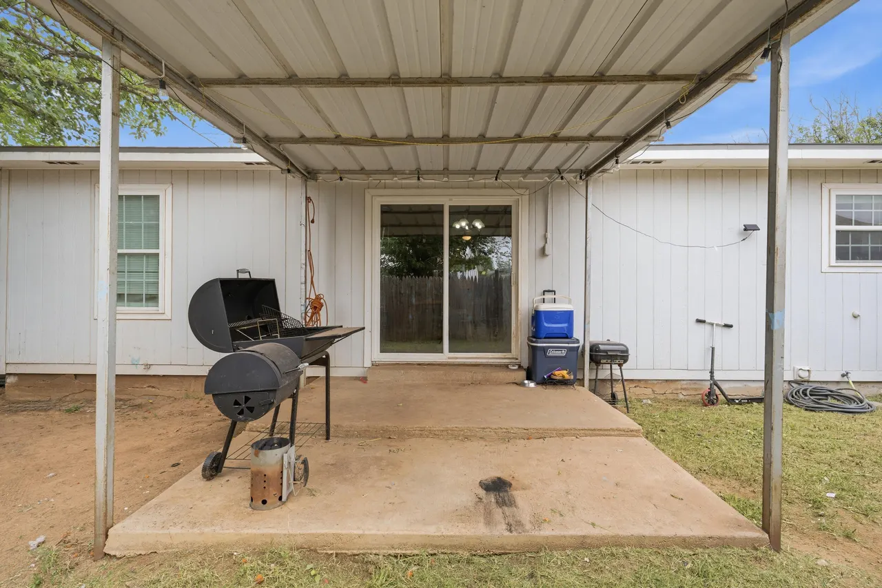 Photo 16 — 9120 Belton Drive, Lubbock, TX 79423