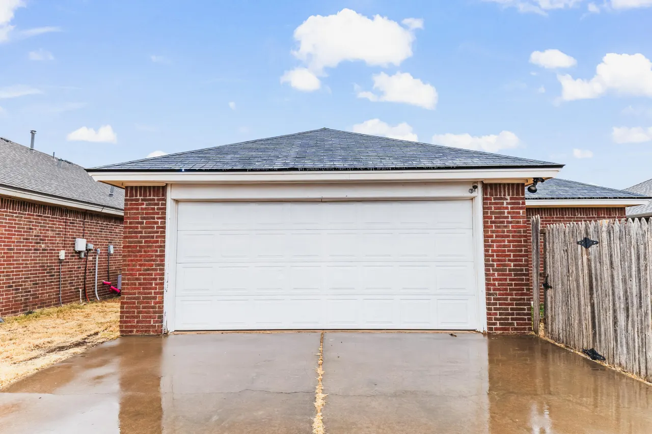 Photo 2 — 6006 102nd Street, Lubbock, TX 79424