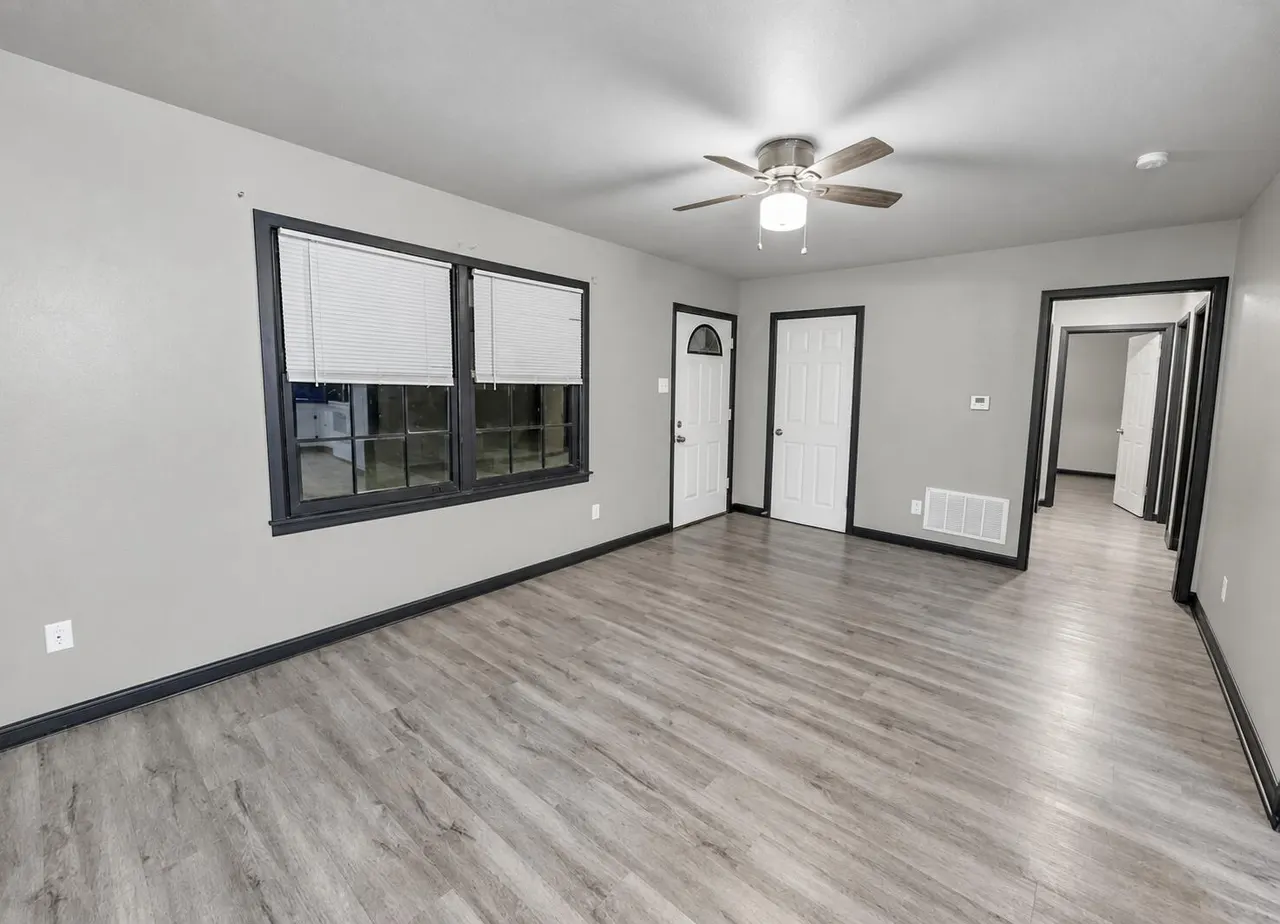 Photo 7 — 2722 E 9th Street, Lubbock, TX 79403