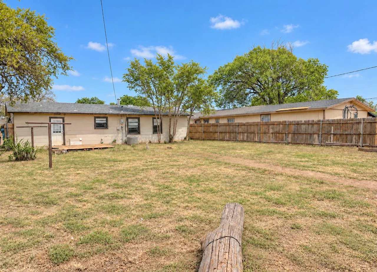 Photo 25 — 2722 E 9th Street, Lubbock, TX 79403